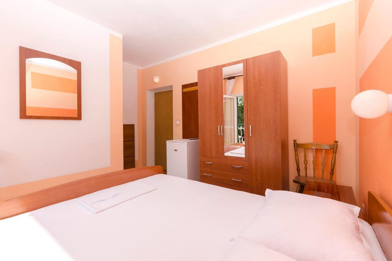 Rooms Dejana Vodice Buitenkant foto