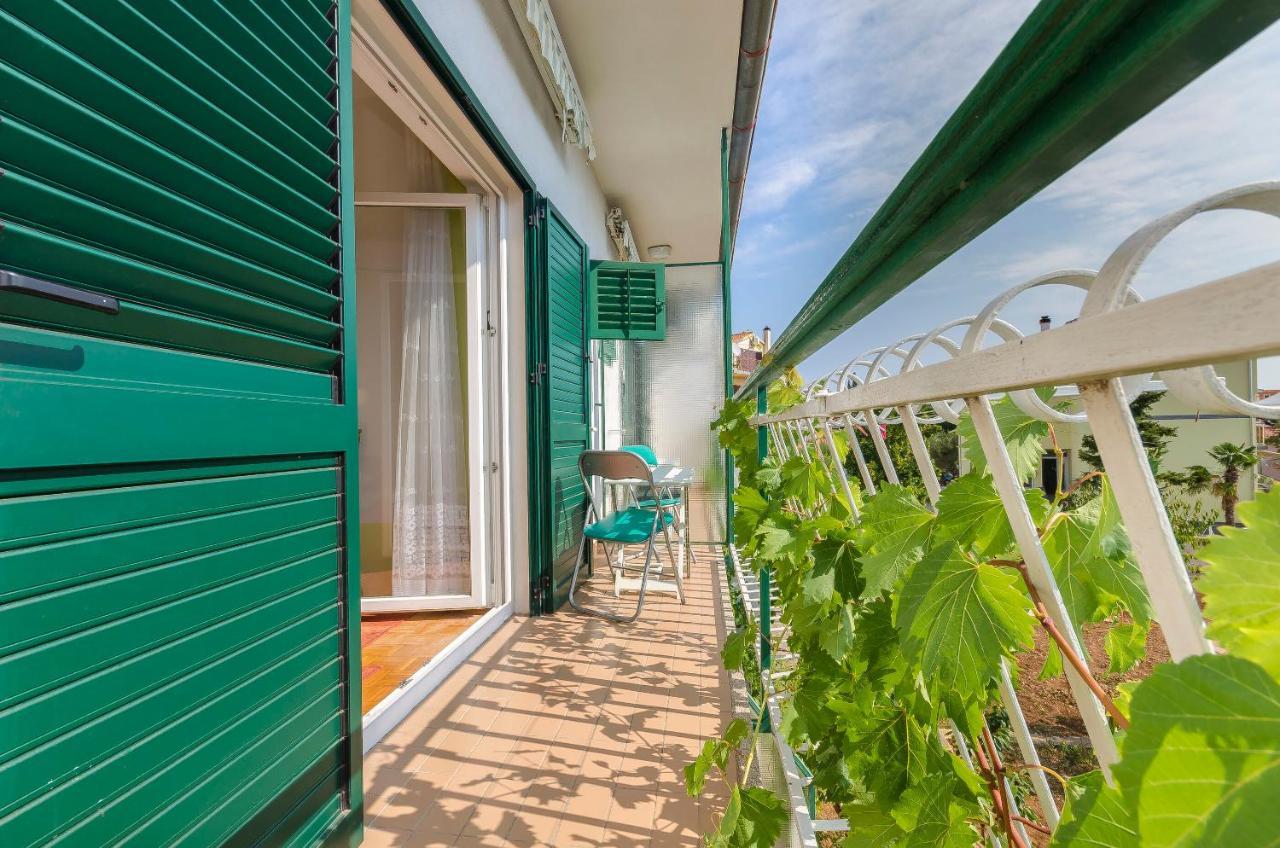 Rooms Dejana Vodice Buitenkant foto