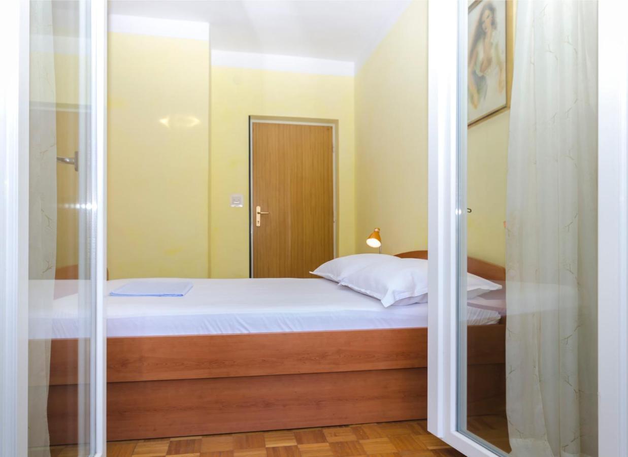 Rooms Dejana Vodice Buitenkant foto