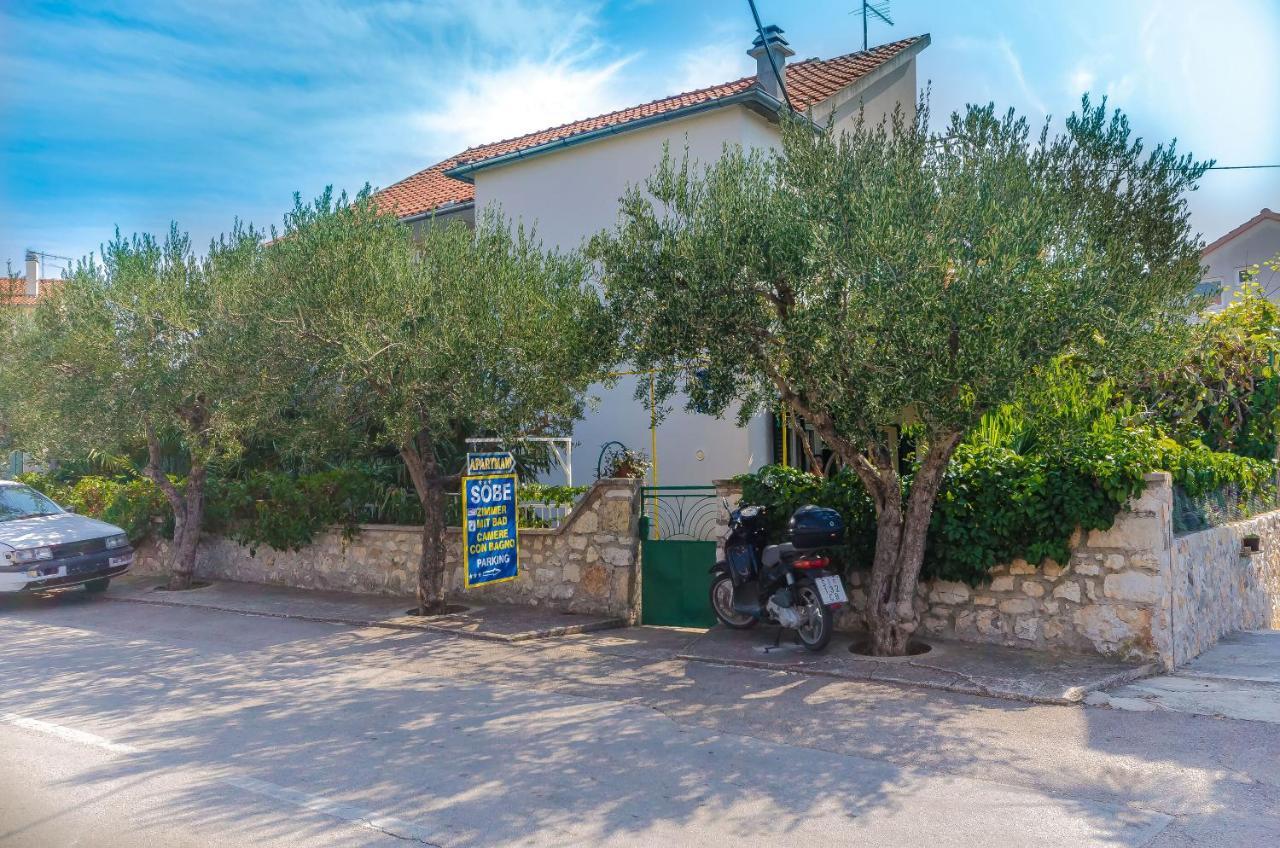 Rooms Dejana Vodice Buitenkant foto
